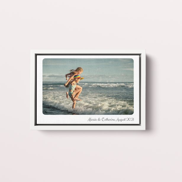 Photo of a framed photo canvase called 'Curved Corners'. It is 30cm x 20cm in size, in a Landscape orientation. It has space for 1 photos.
