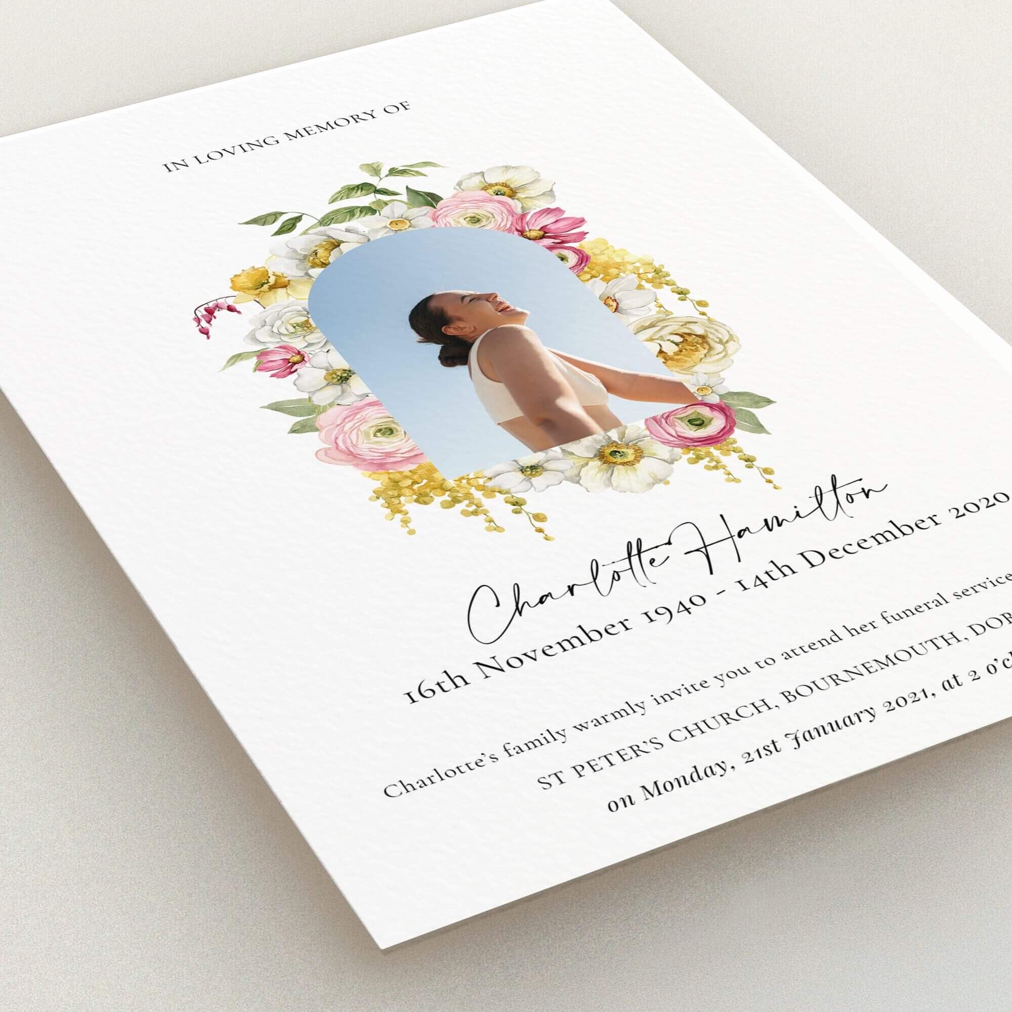 Funeral announcement with floral design and one photo placeholder