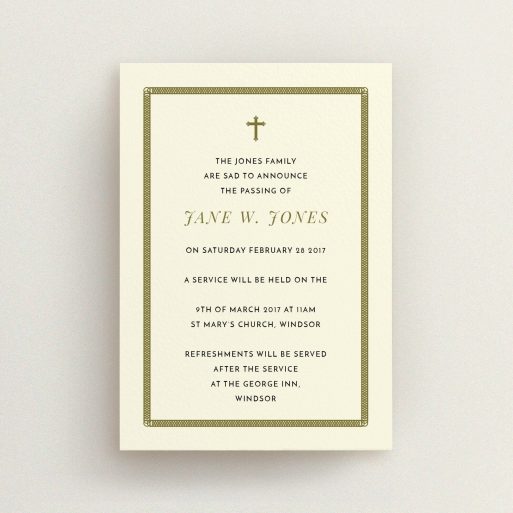 A funeral announcement card called "Ring border". It is an A6 card in a portrait orientation. "Ring border" is available as a flat card, with tones of cream and gold.