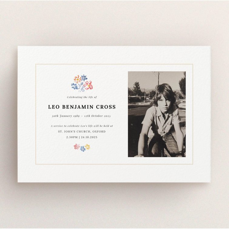 Funeral announcement design with one photo and floral accents