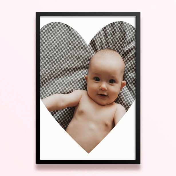 Simple framed prints designs with one photo in heart shape