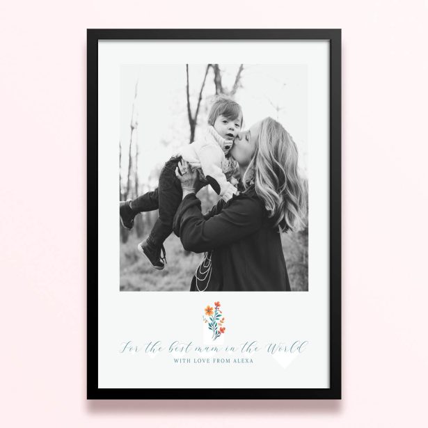 Simple framed prints designs featuring one photo for personalised gifts.