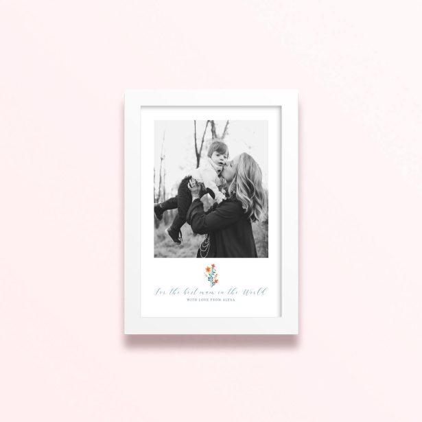 Simple framed prints designs featuring one photo for personalised gifts.