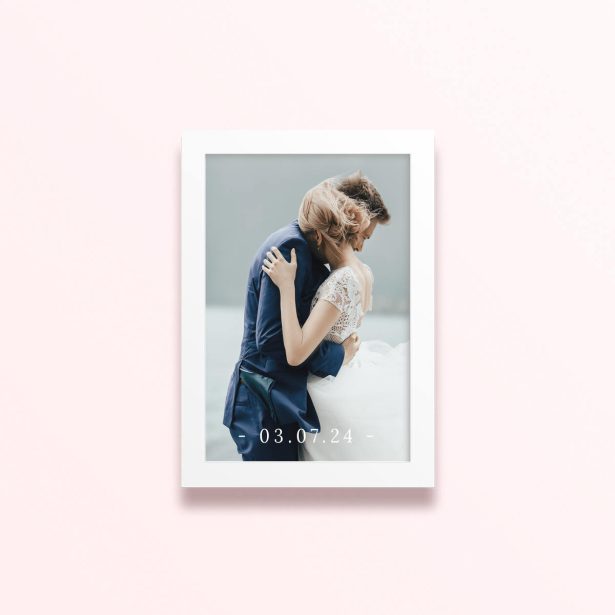 Simple framed prints designs with one photo of a couple embracing
